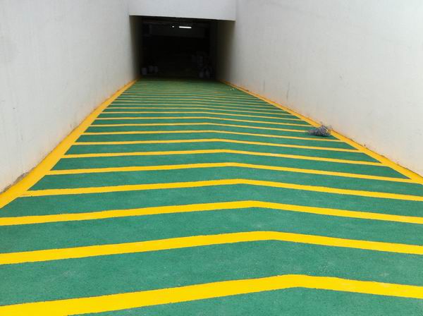 上海同濟(jì)大學(xué)止滑車道防滑地坪