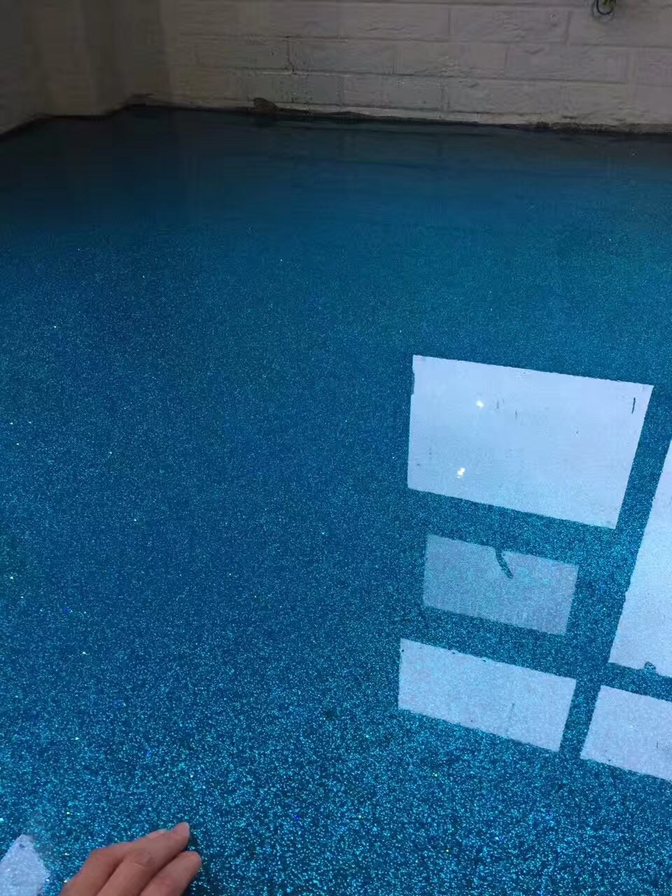 環(huán)氧自流平浮動彩砂地坪